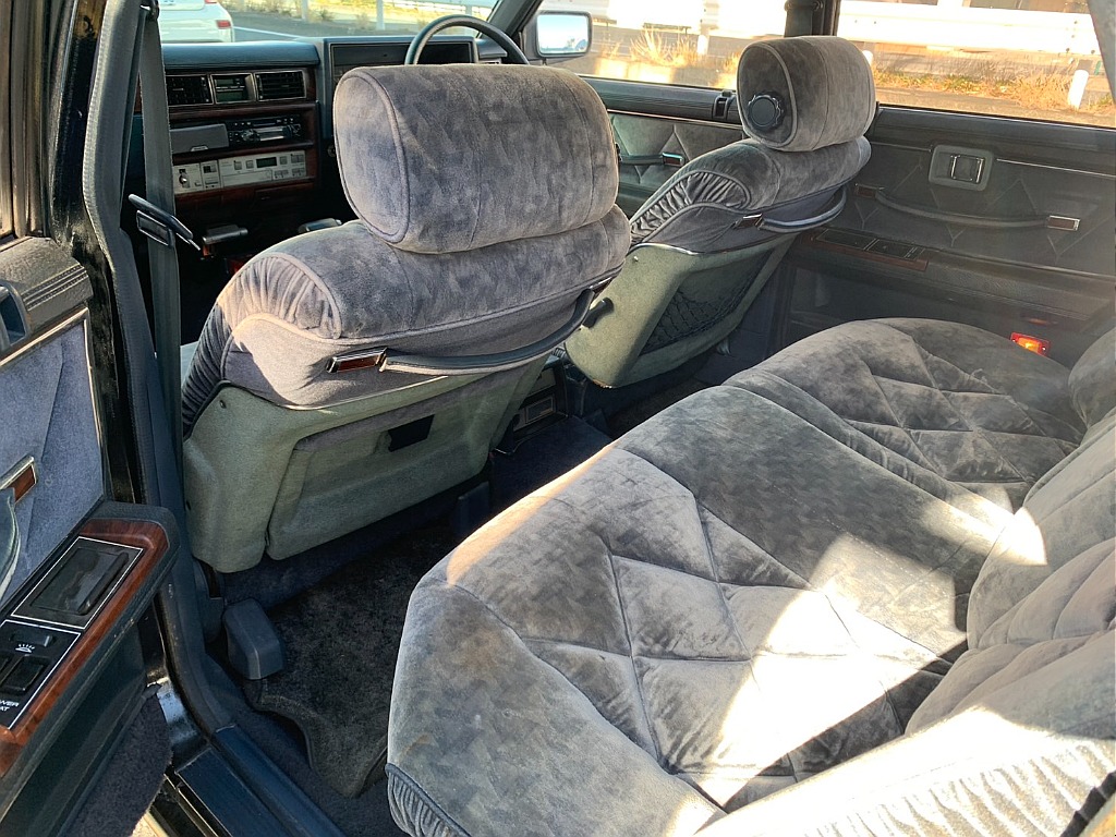 日産 セドリック4ドアセダン(43枚目)