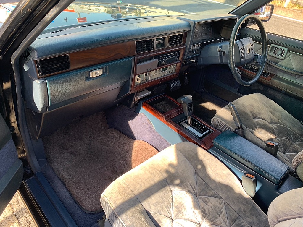 日産 セドリック4ドアセダン(45枚目)