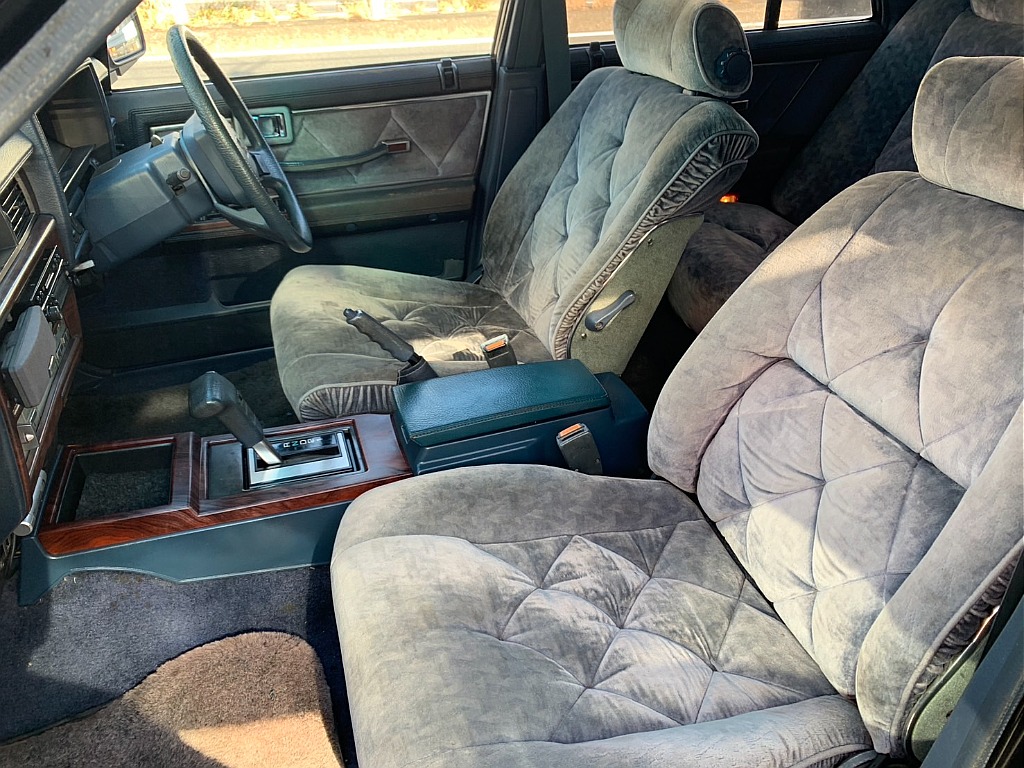 日産 セドリック4ドアセダン(47枚目)