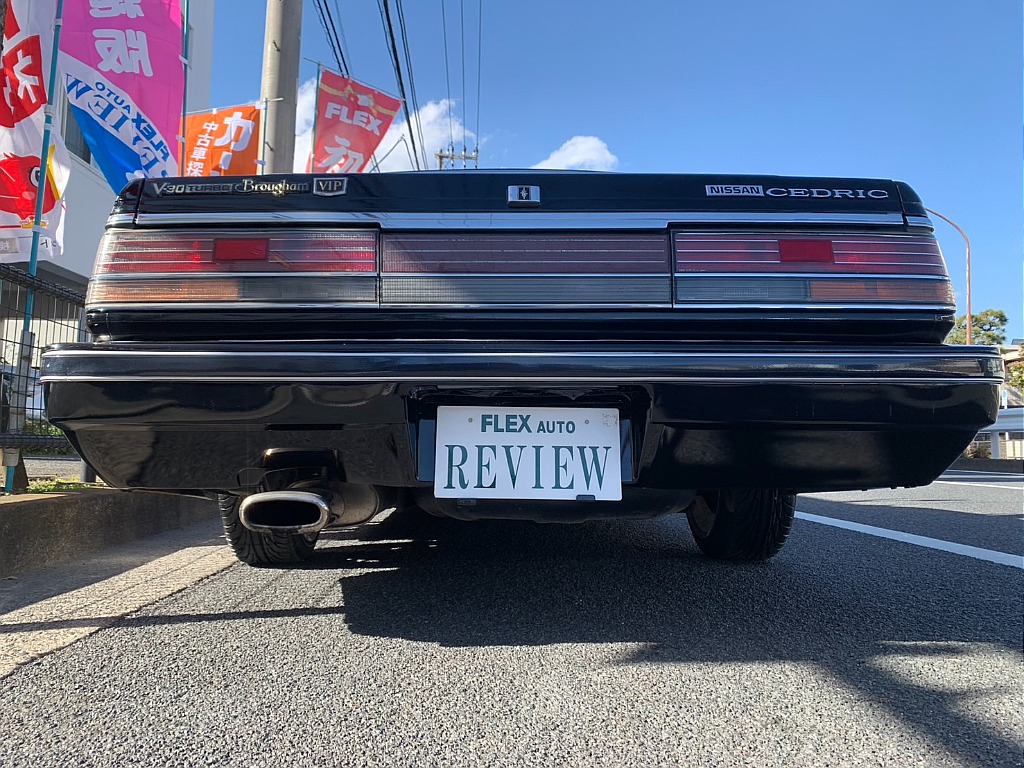 日産 セドリック4ドアセダン(10枚目)