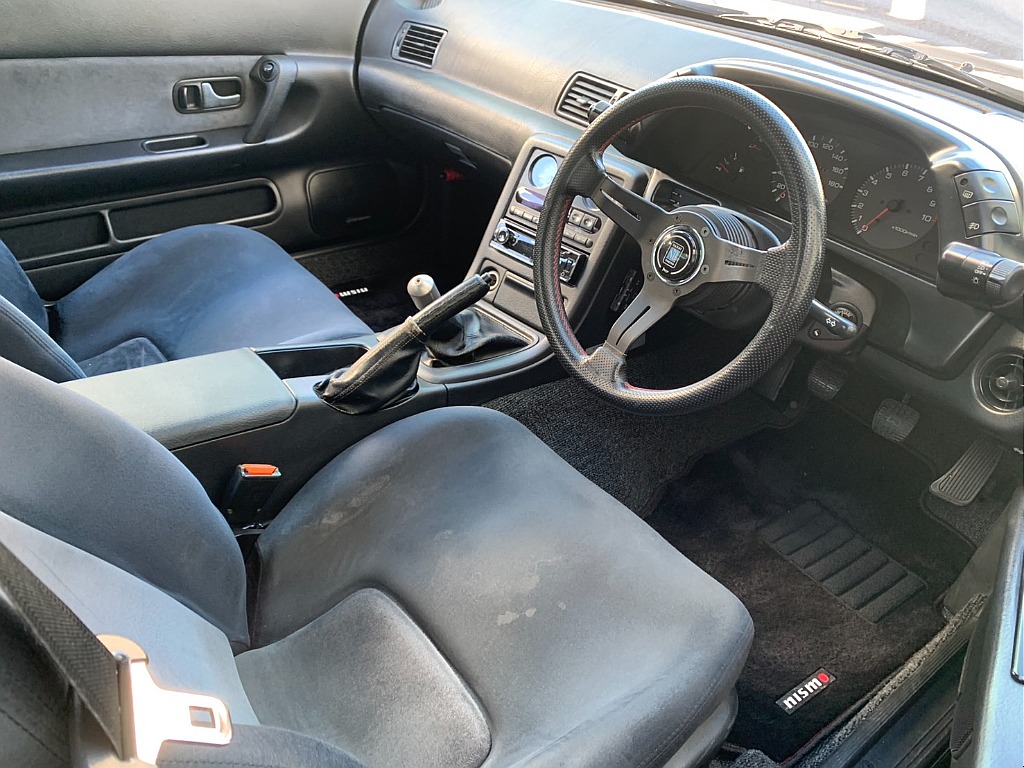 日産 スカイライン(5枚目)