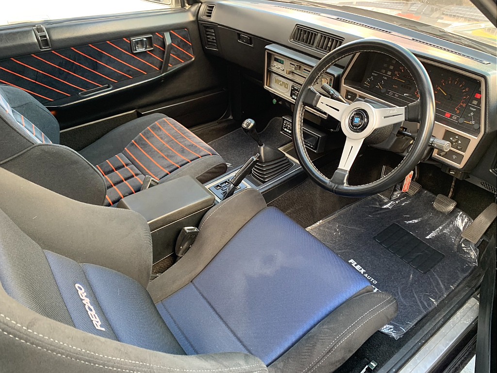 日産 スカイライン2ドアHT(8枚目)