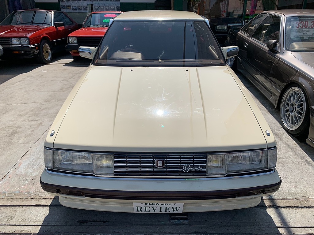 トヨタ マークⅡ4ドアハードトップ(2枚目)