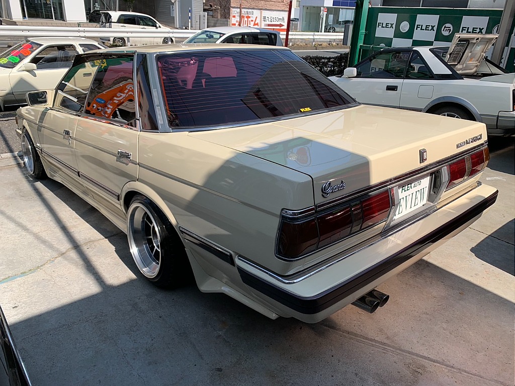 トヨタ マークⅡ4ドアハードトップ(11枚目)