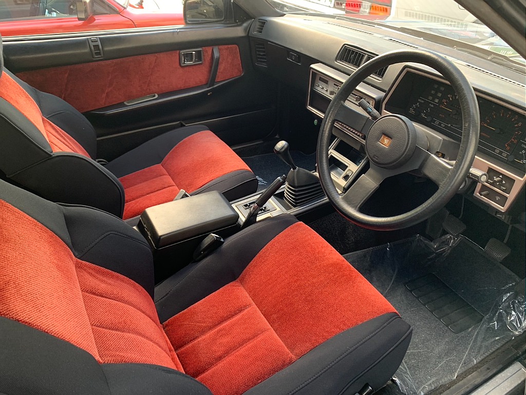 日産 スカイライン２ドアHT(3枚目)