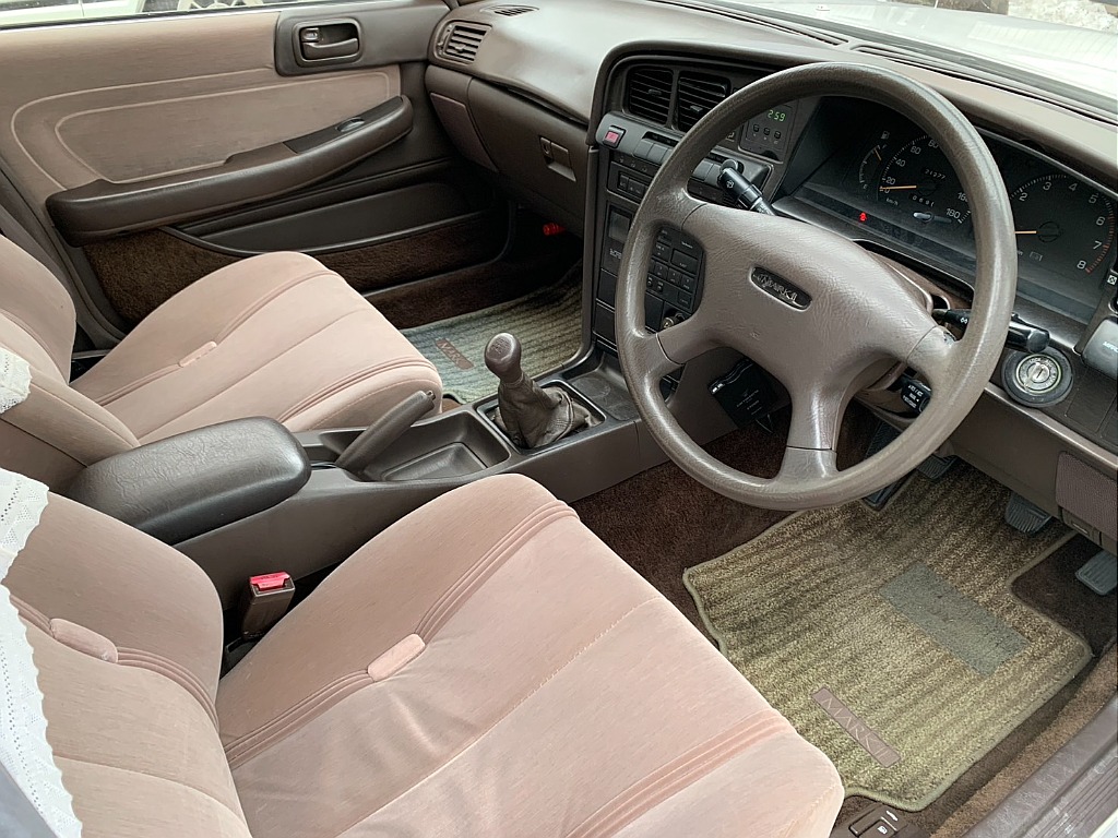 トヨタ マークⅡ4ドアHT(32枚目)