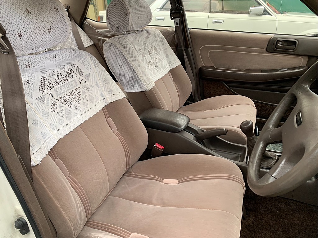 トヨタ マークⅡ4ドアHT(33枚目)