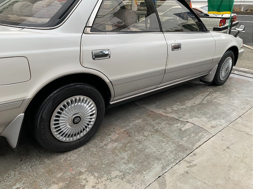 トヨタ マークⅡ4ドアHT(6枚目)