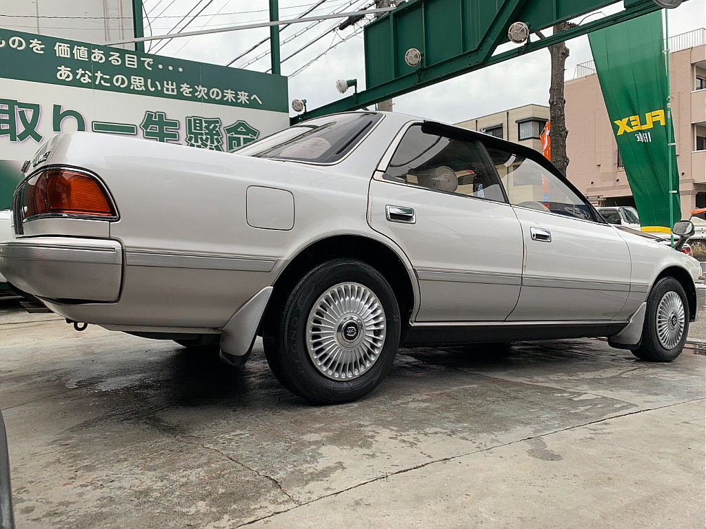 トヨタ マークⅡ4ドアHT(8枚目)