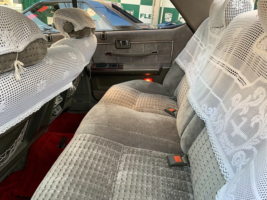 日産 グロリア４ドアHT(17枚目)