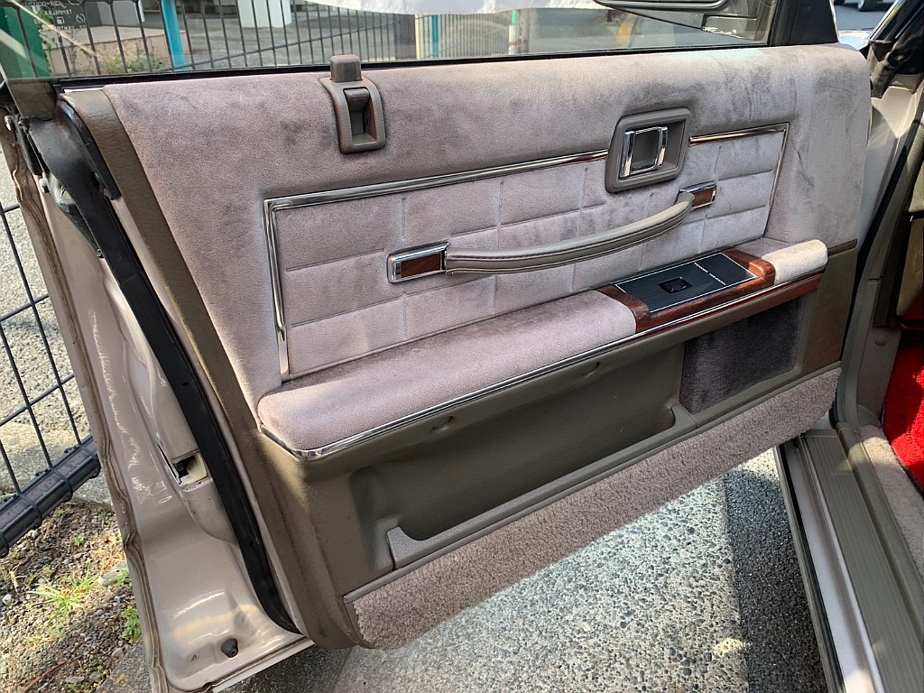 日産 グロリア４ドアHT(47枚目)