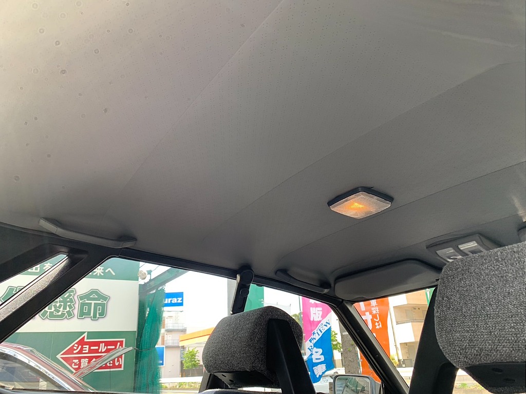 日産 スカイライン4ドアHT(32枚目)