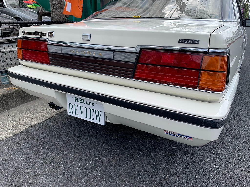 日産 グロリア４ドアHT(18枚目)