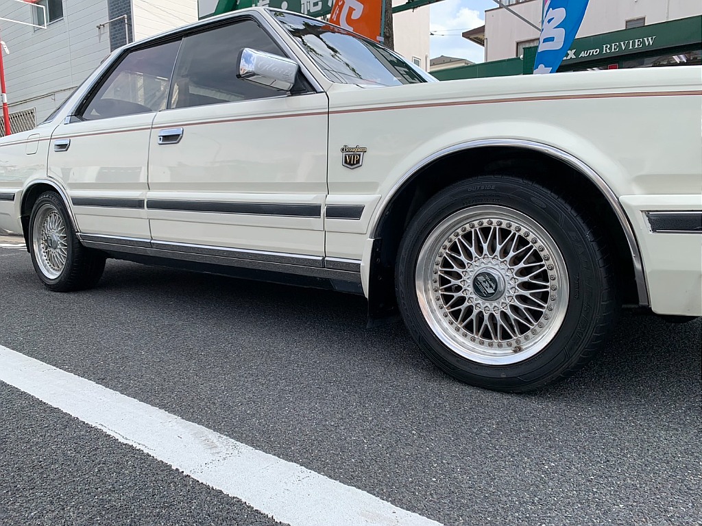 日産 グロリア４ドアHT(5枚目)