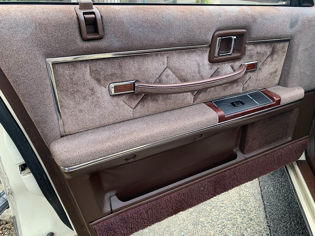 日産 グロリア４ドアHT(45枚目)