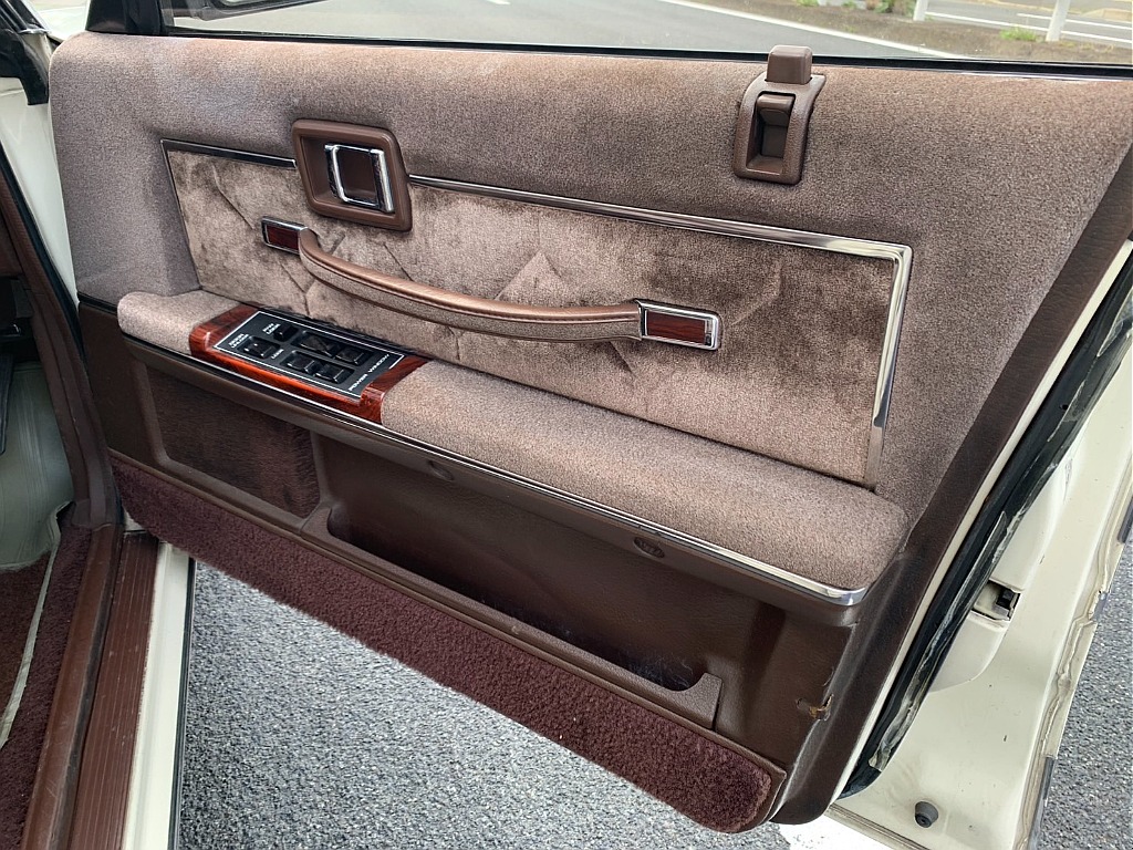 日産 グロリア４ドアHT(48枚目)