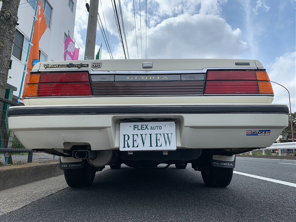 日産 グロリア４ドアHT(9枚目)