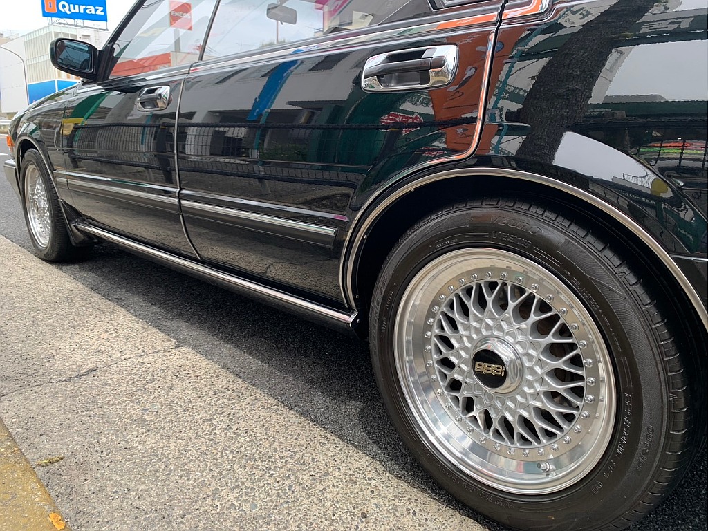 日産 グロリア４ドアHT(13枚目)