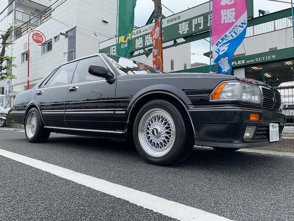 日産 グロリア４ドアHT(4枚目)