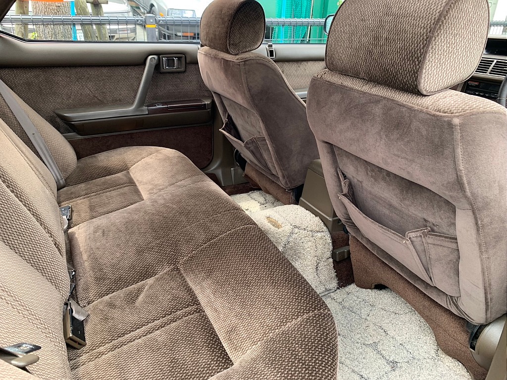 日産 グロリア４ドアHT(39枚目)