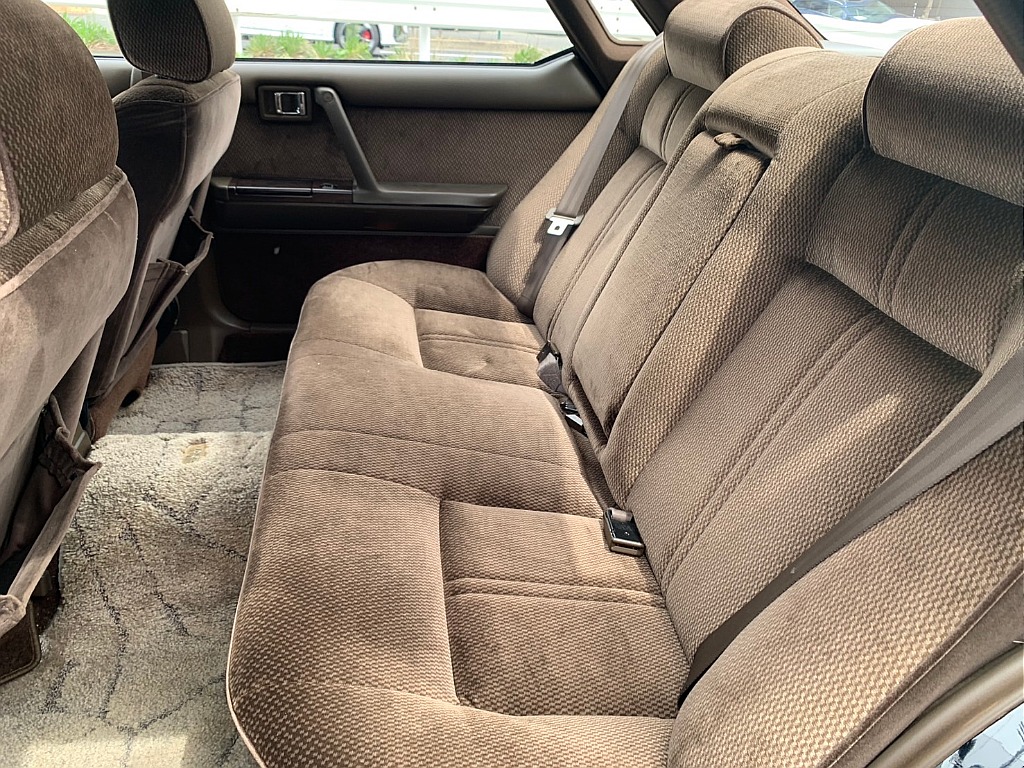 日産 グロリア４ドアHT(41枚目)