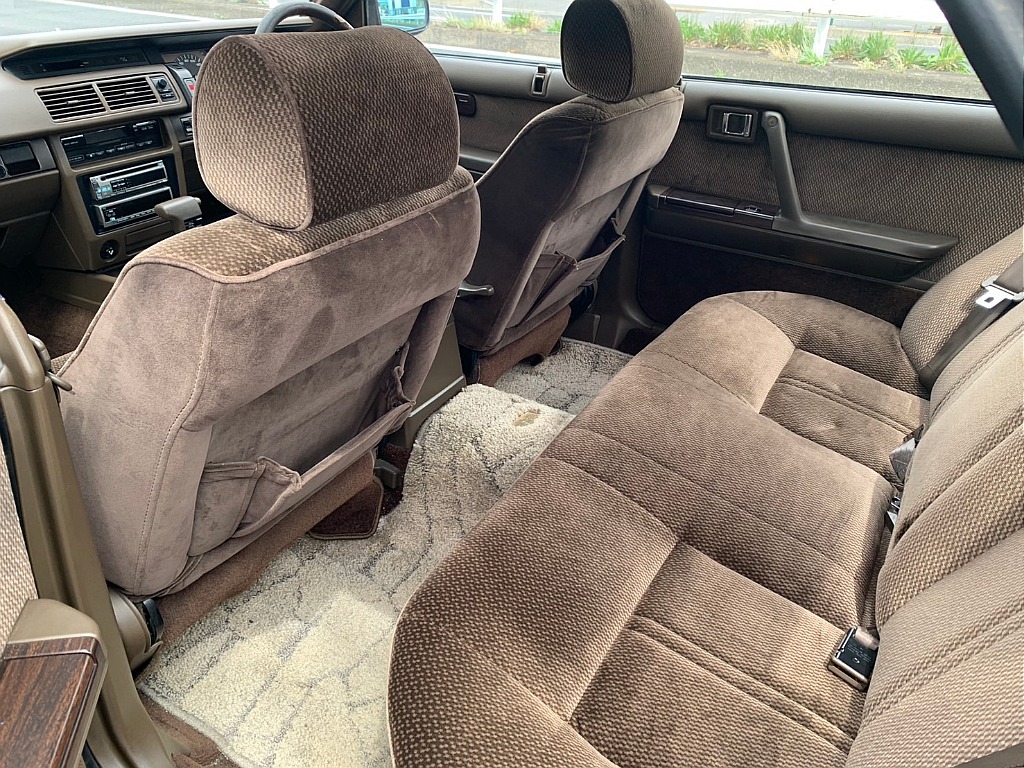 日産 グロリア４ドアHT(42枚目)