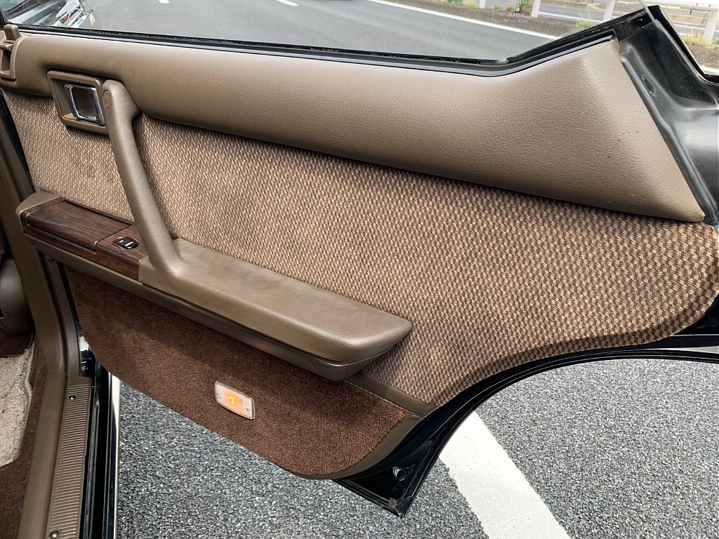 日産 グロリア４ドアHT(49枚目)