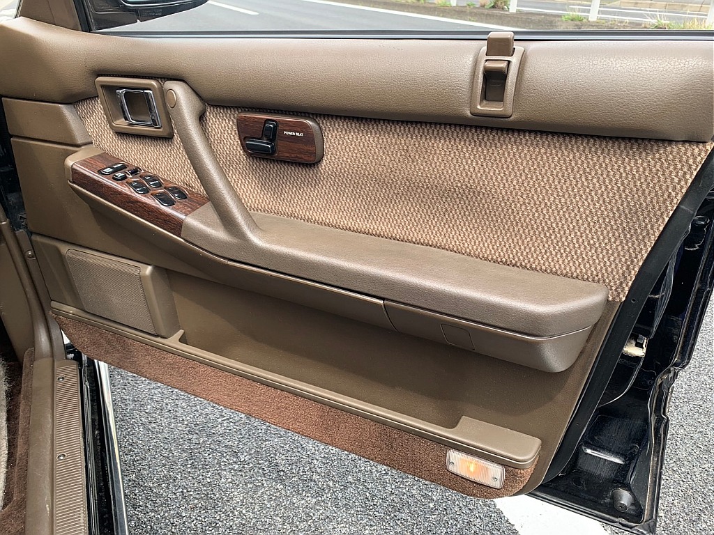 日産 グロリア４ドアHT(50枚目)