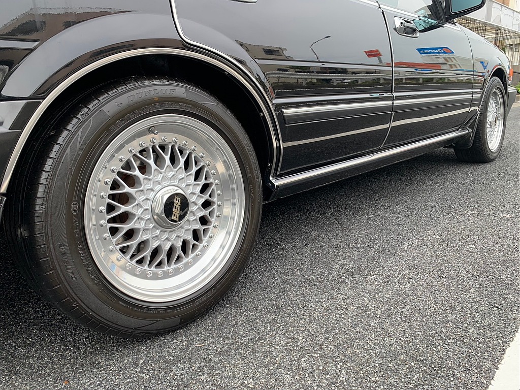 日産 グロリア４ドアHT(6枚目)