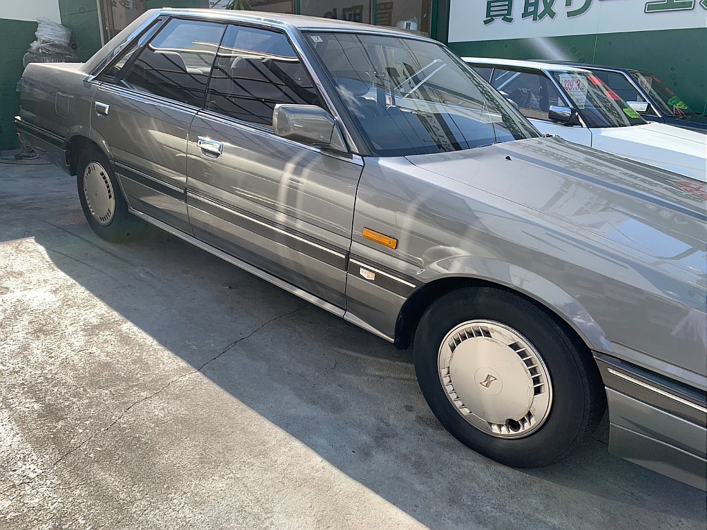 日産 スカイライン４ドアHT(5枚目)