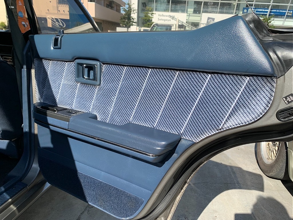 日産 スカイライン４ドアHT(42枚目)