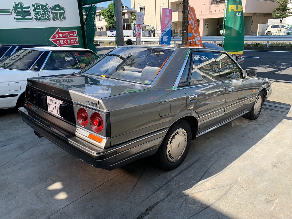 日産 スカイライン４ドアHT(8枚目)