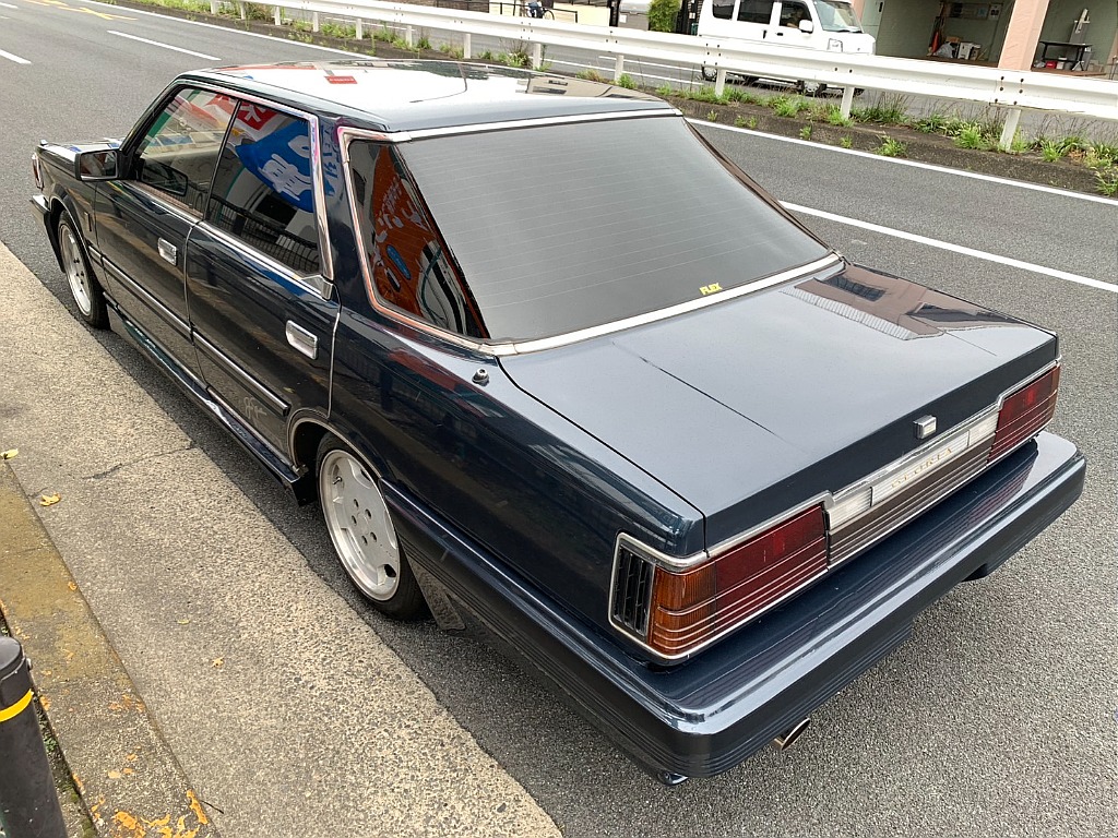 日産 グロリア４ドアHT(11枚目)