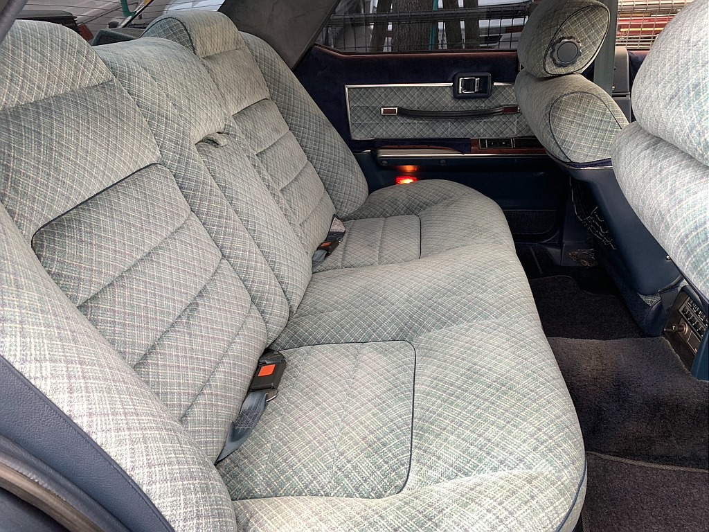 日産 グロリア４ドアHT(39枚目)