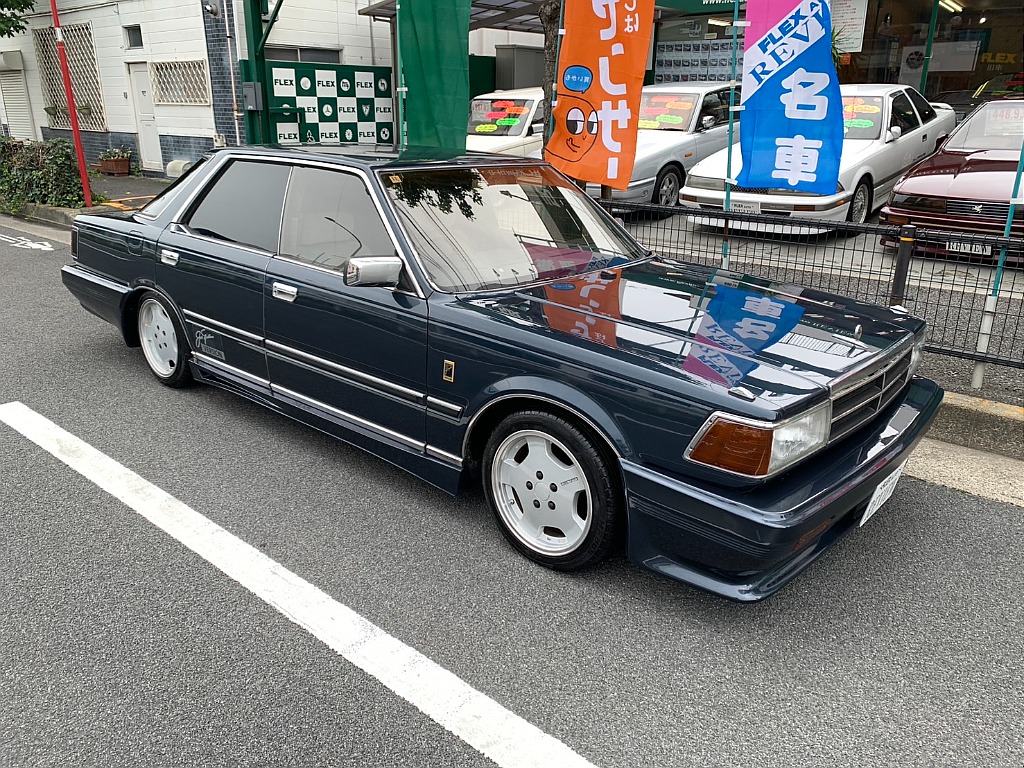 日産 グロリア４ドアHT(1枚目)