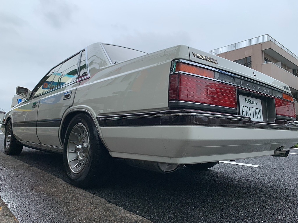 日産 ローレル4ドアHT(12枚目)