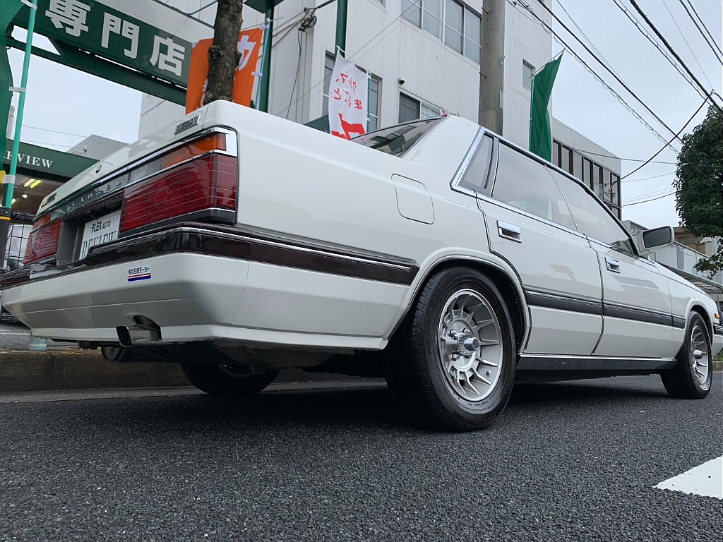 日産 ローレル4ドアHT(8枚目)