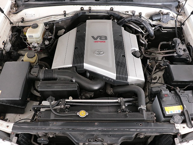 V8・4700ｃｃの２ＵＺエンジン！Ｖ型エンジン特融のサウンドが堪能できます！