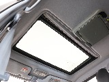 人気オプションサンルーフ付き！