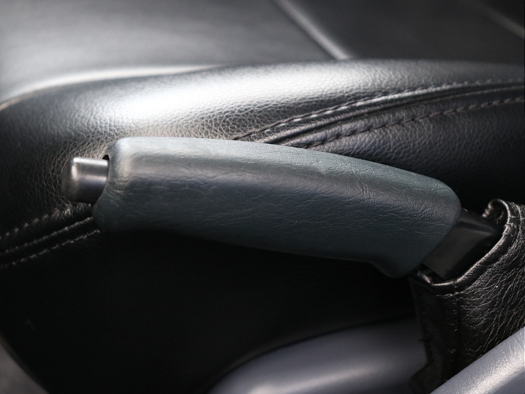 サイドブレーキ！