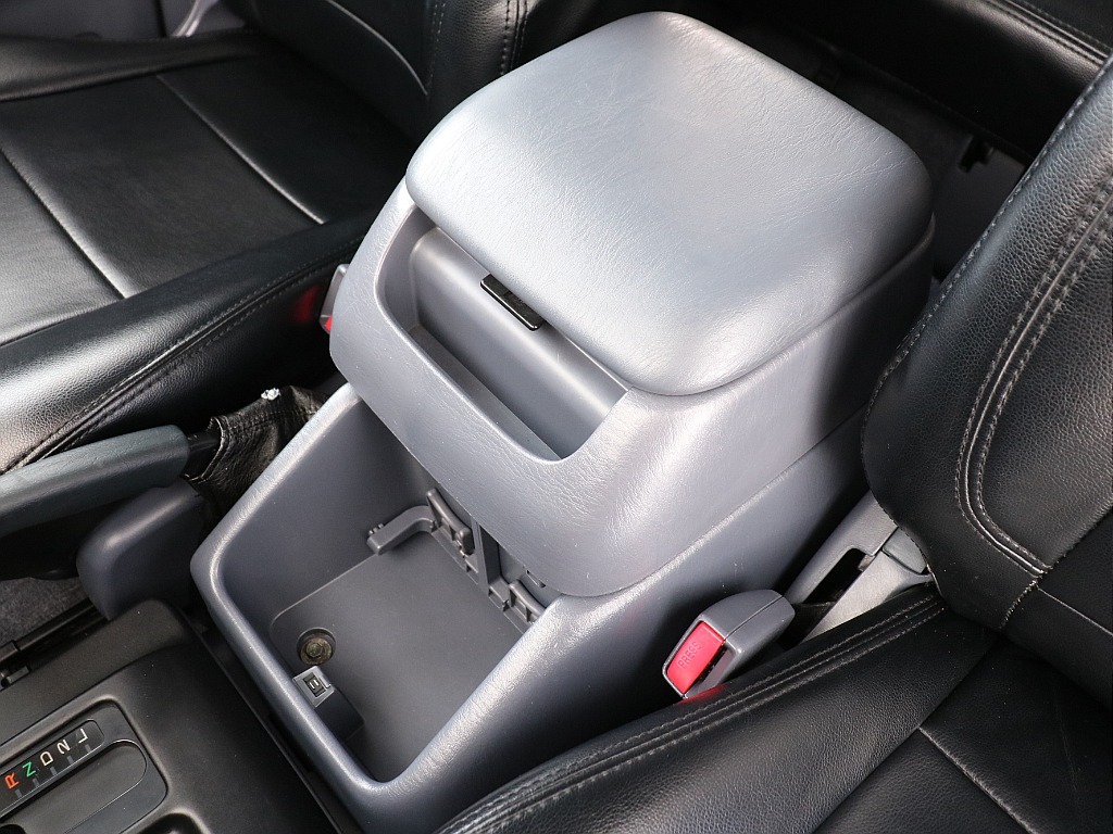 センターアームレスト！