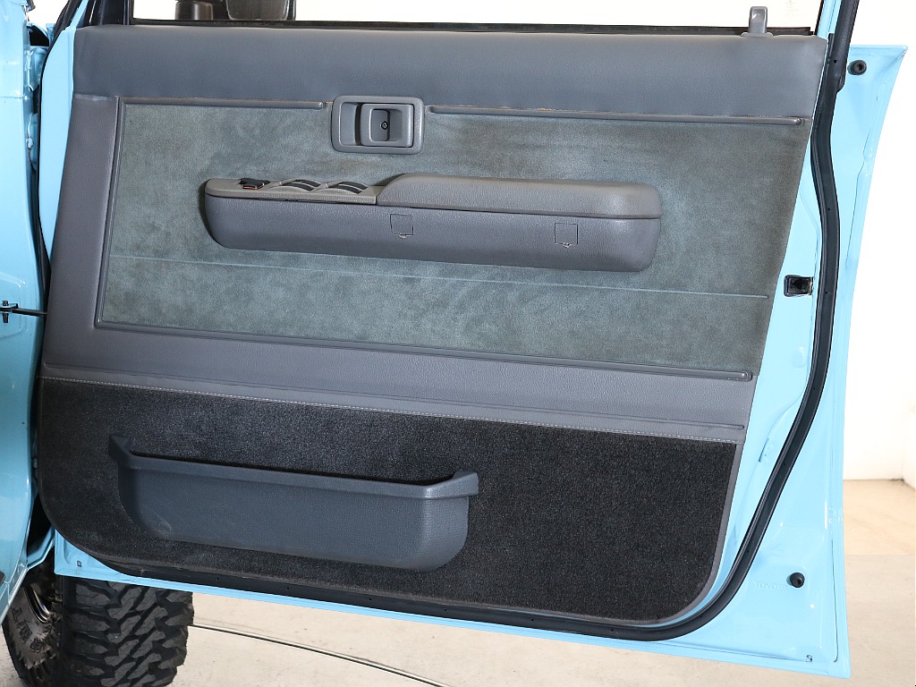 運転席ドアトリム！