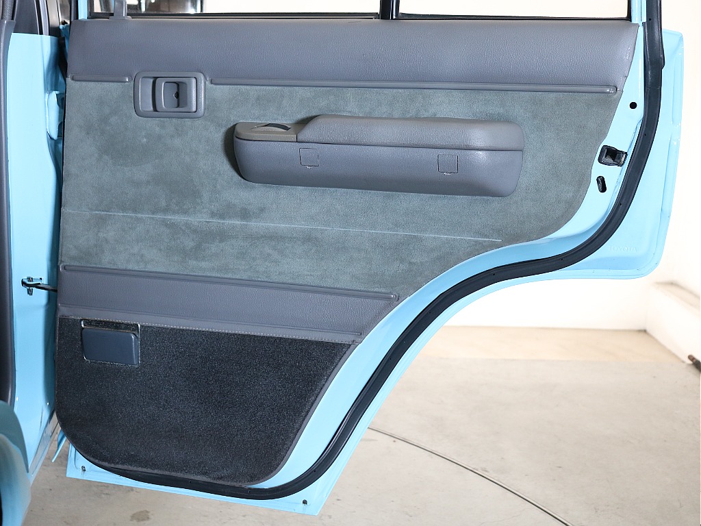 右後ろドアトリム！