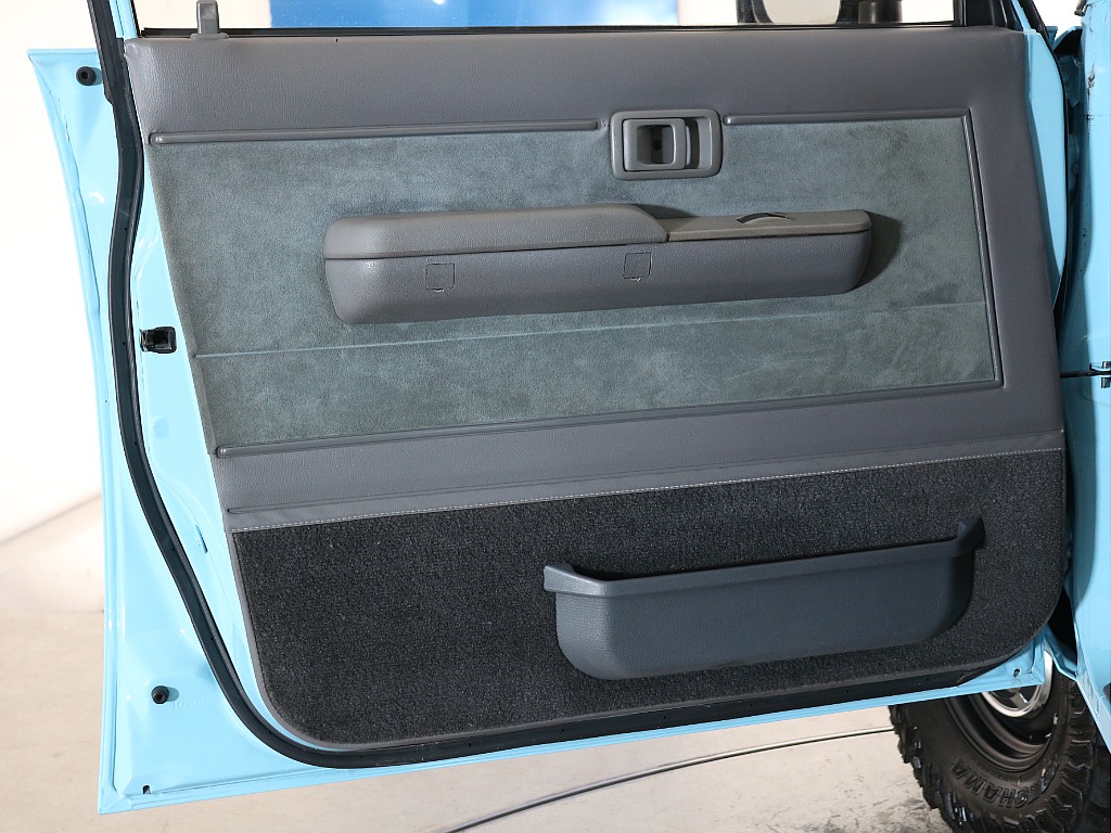 助手席ドアトリム！