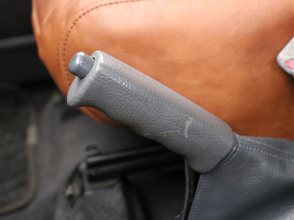 サイドブレーキ！