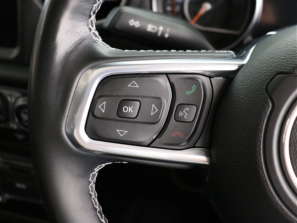 ステアリングスイッチ左！