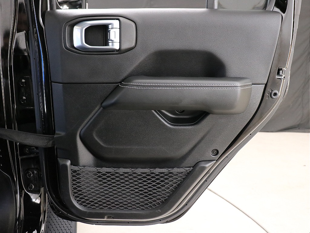右後ろドアトリム！