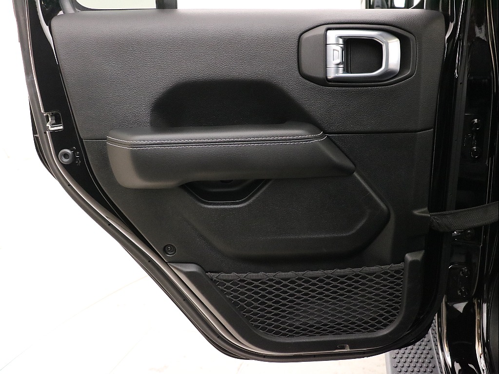 左後ろドアトリム！