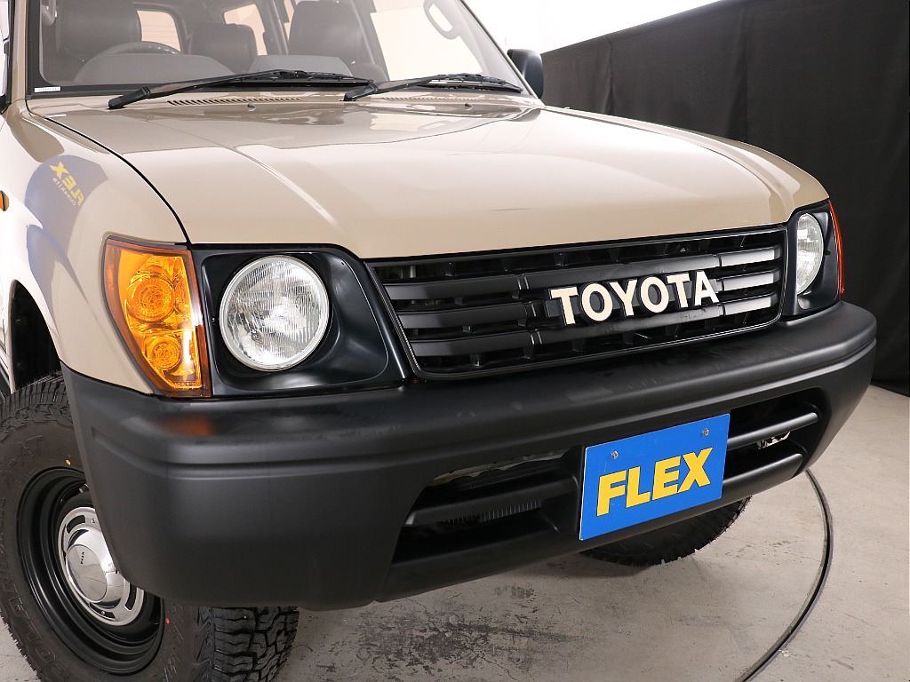 丸目ヘッドライト＆横文字TOYOTAグリルでおしゃれな印象に☆