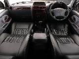 内装はグレーカラーで落ち着いた印象です！